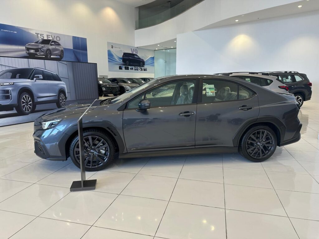 التصميم الجانبي سوبارو WRX