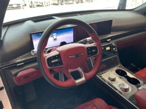 شاشات جينيسيس gv80 2027