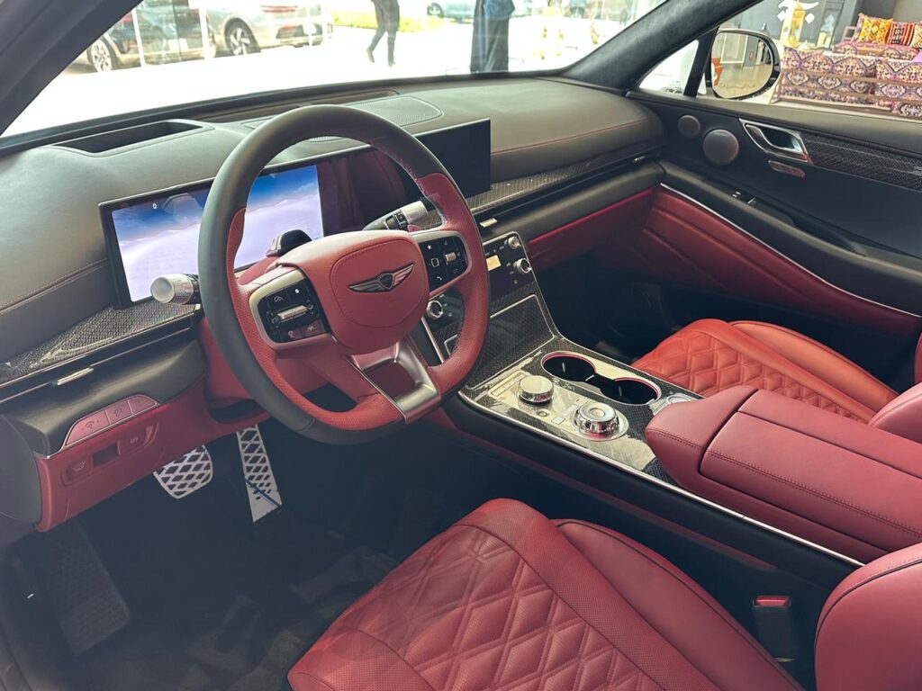 مقاعد جينيسيس gv80 2027
