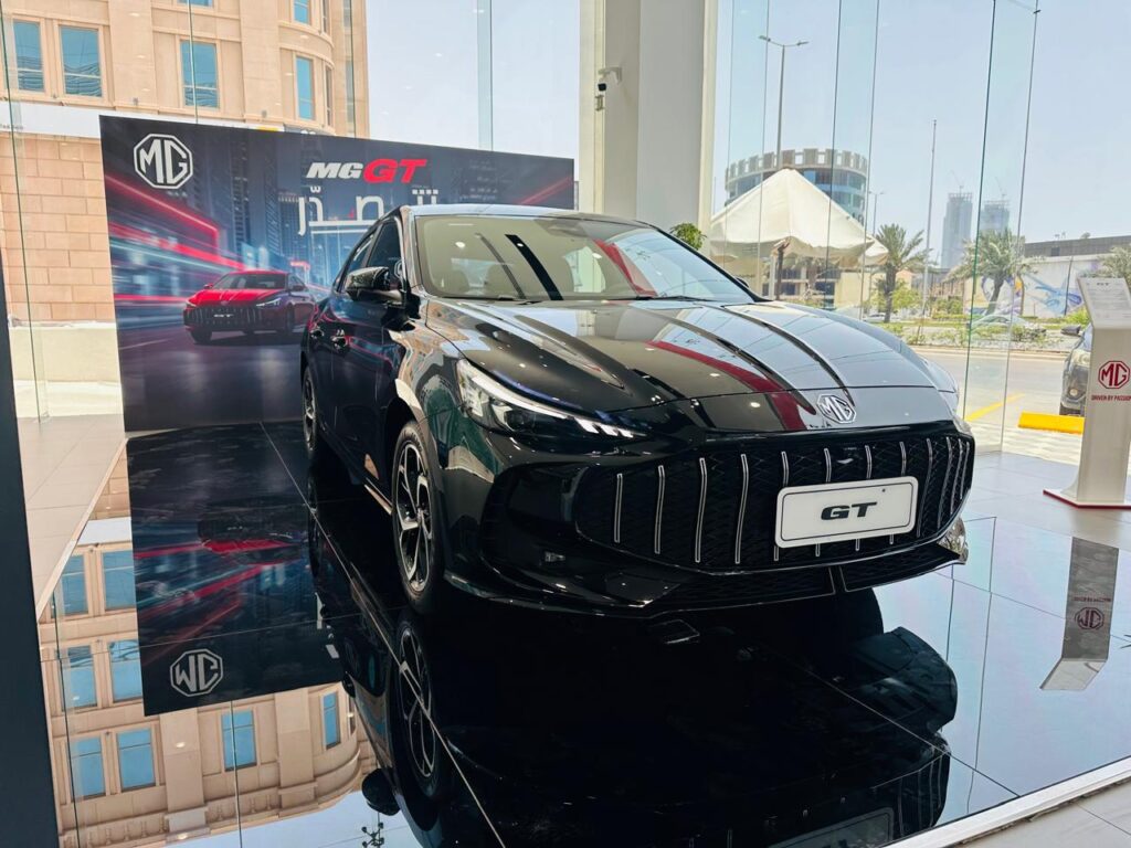 الوحش إم جي GT
