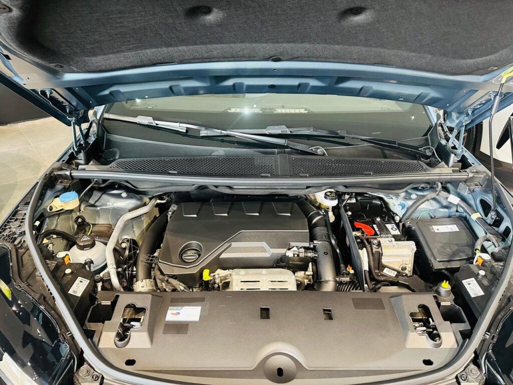 محرك بيجو 5008