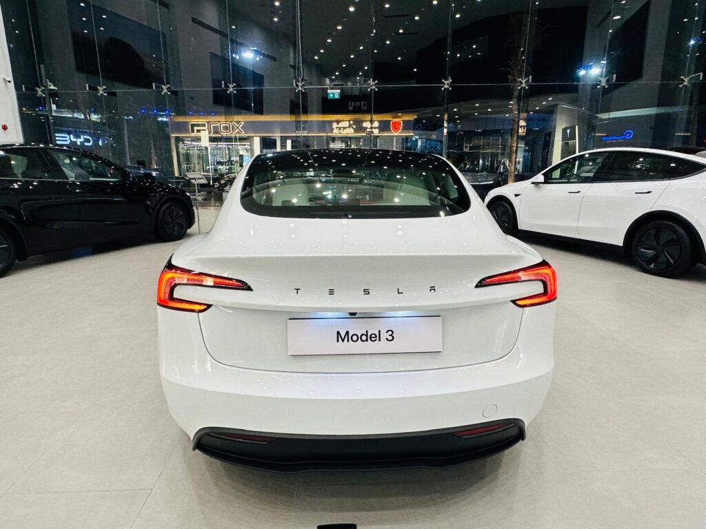 مصابيح تسلا Model 3