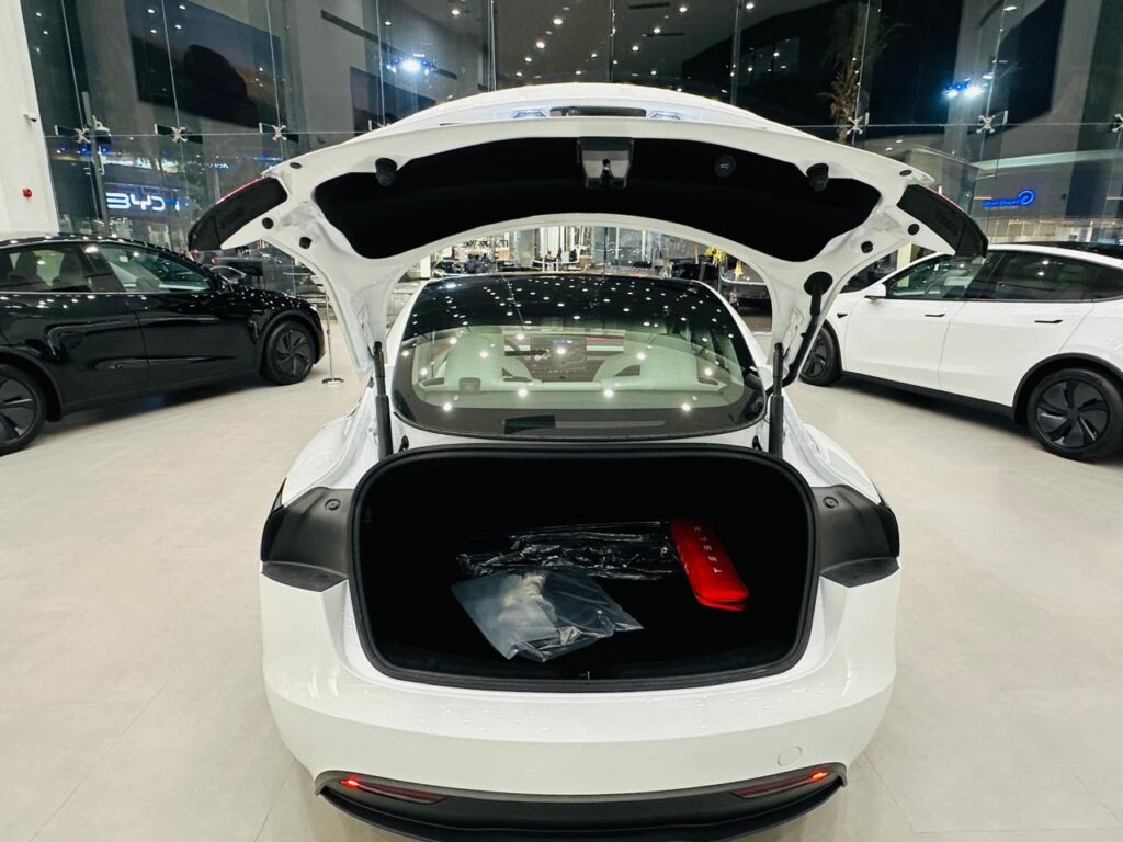 شنطة تسلا Model 3