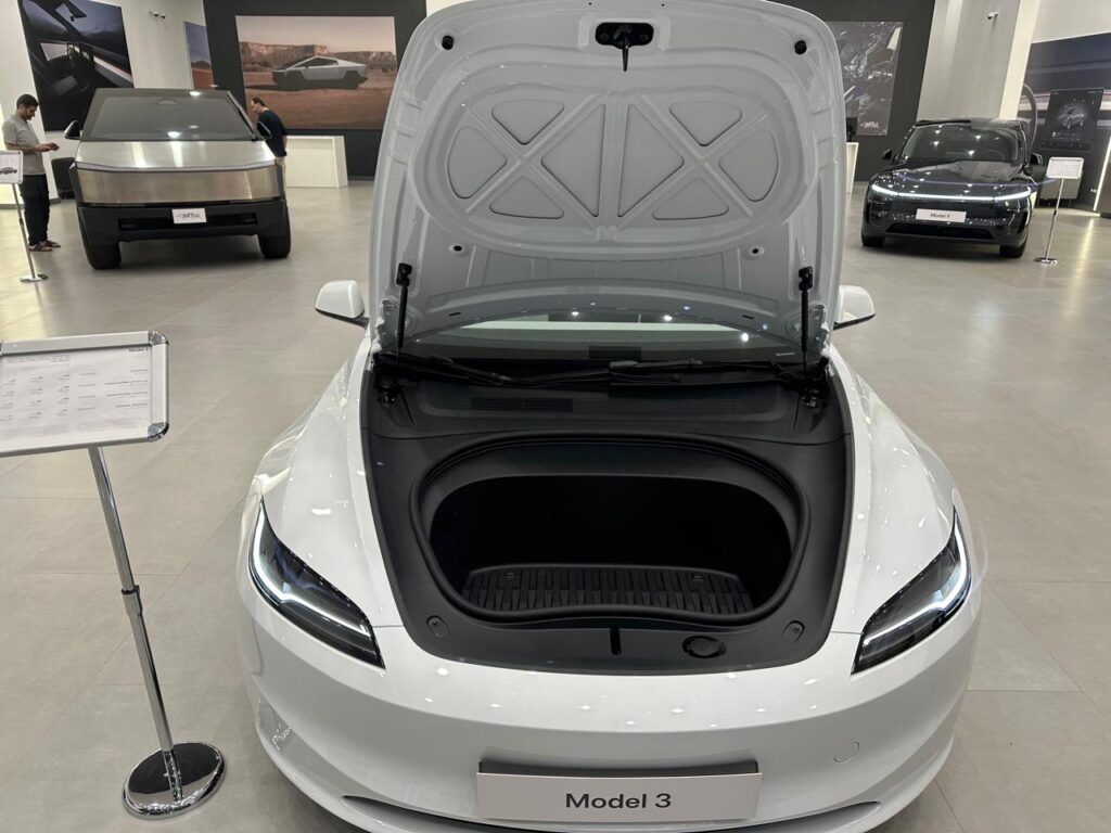 تسارع تسلا Model 3