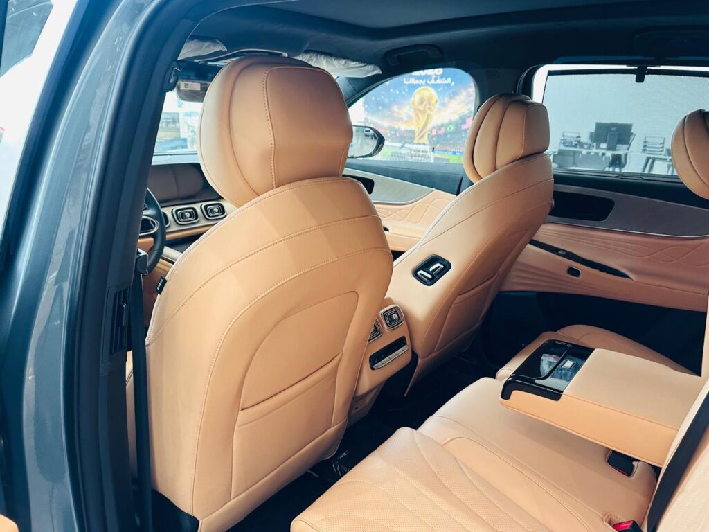 مسند الراس جايكو J8