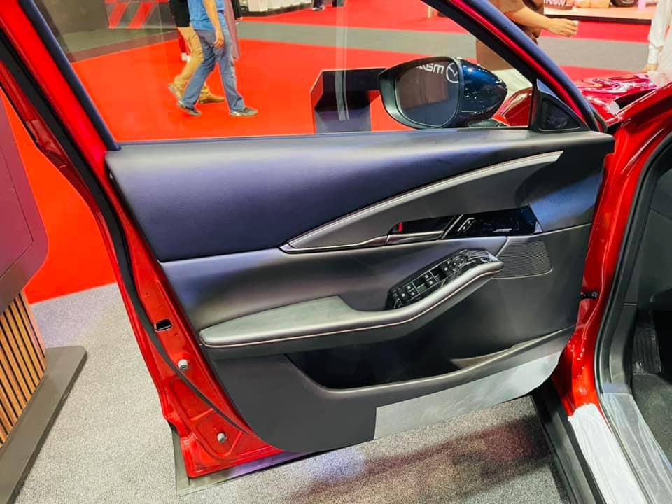 باب مازدا CX-30